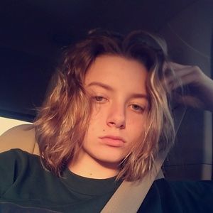 Meet your Posher, Kenzie